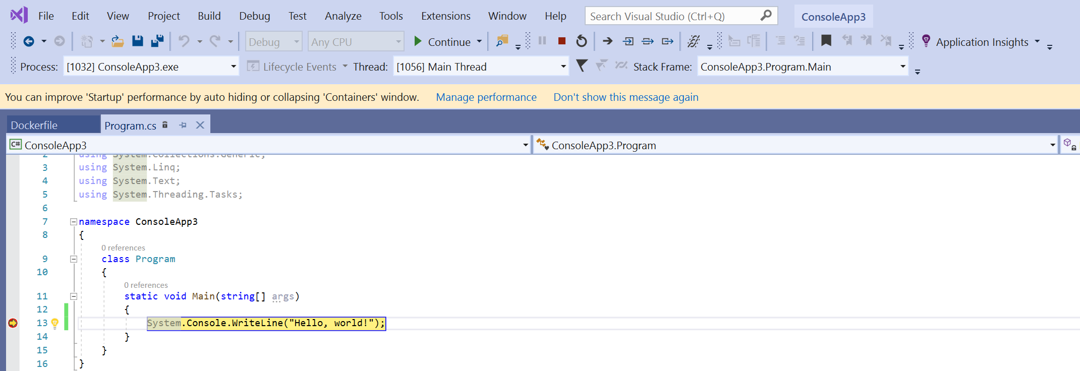 Visual Studio 中的 Program.cs 代码窗口的屏幕截图，断点设置在高亮显示为黄色的代码行的左侧。