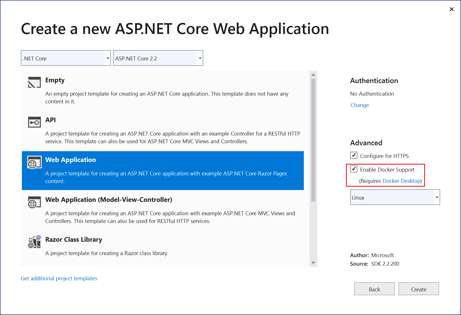 屏幕截图，显示如何在 Visual Studio 中为新的 ASP.NET Core Web 应用启用 Docker 支持。