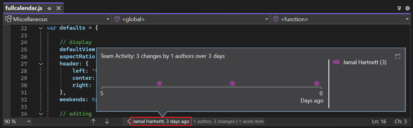 显示 Visual Studio CodeLens 中团队贡献的文件级指示器的屏幕截图。