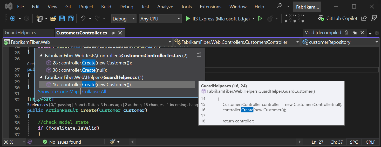Visual Studio 代码编辑器中 CodeLens 指示器的屏幕截图。